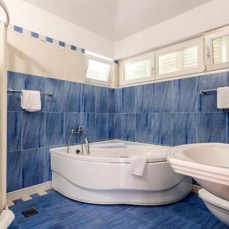 Spacious Radevenjic With Outdoor Pool Villa *