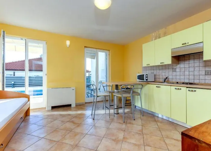 Spacious Radevenjic With Outdoor Pool Villa