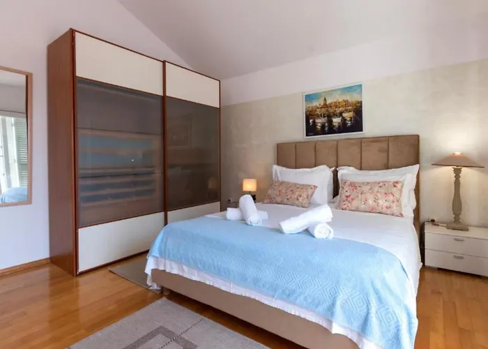 Spacious Radevenjic With Outdoor Pool Villa *