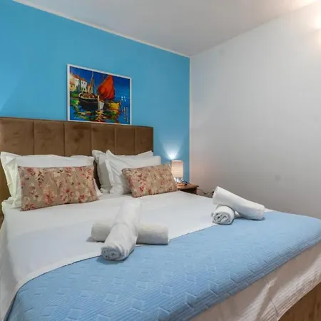 Вілла Spacious Radevenjic With Outdoor Pool