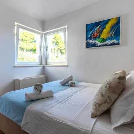 Spacious Radevenjic With Outdoor Pool