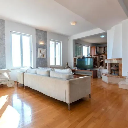 Spacious Radevenjic With Outdoor Pool Вілла